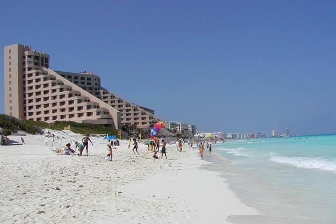 Villa Del Mar Канкун Екстериор снимка